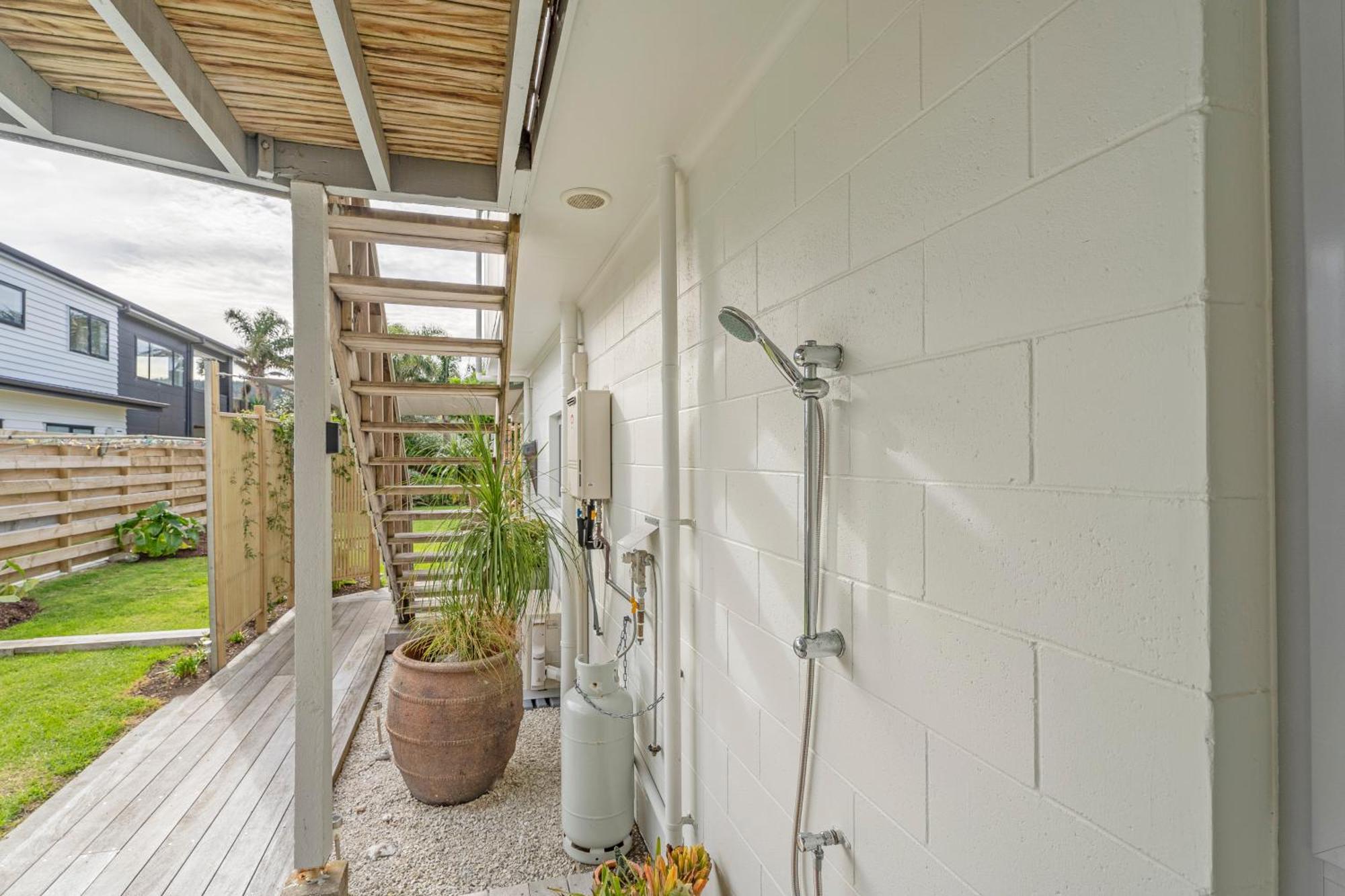 Coast Awhile - Whangamata Holiday Home Extérieur photo