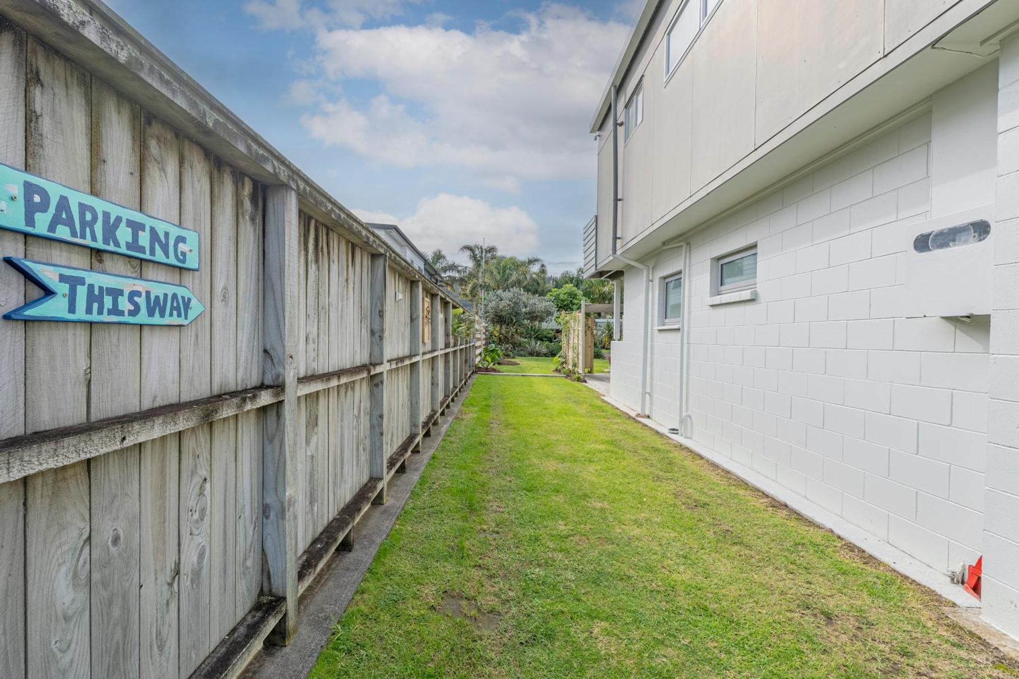 Coast Awhile - Whangamata Holiday Home Extérieur photo