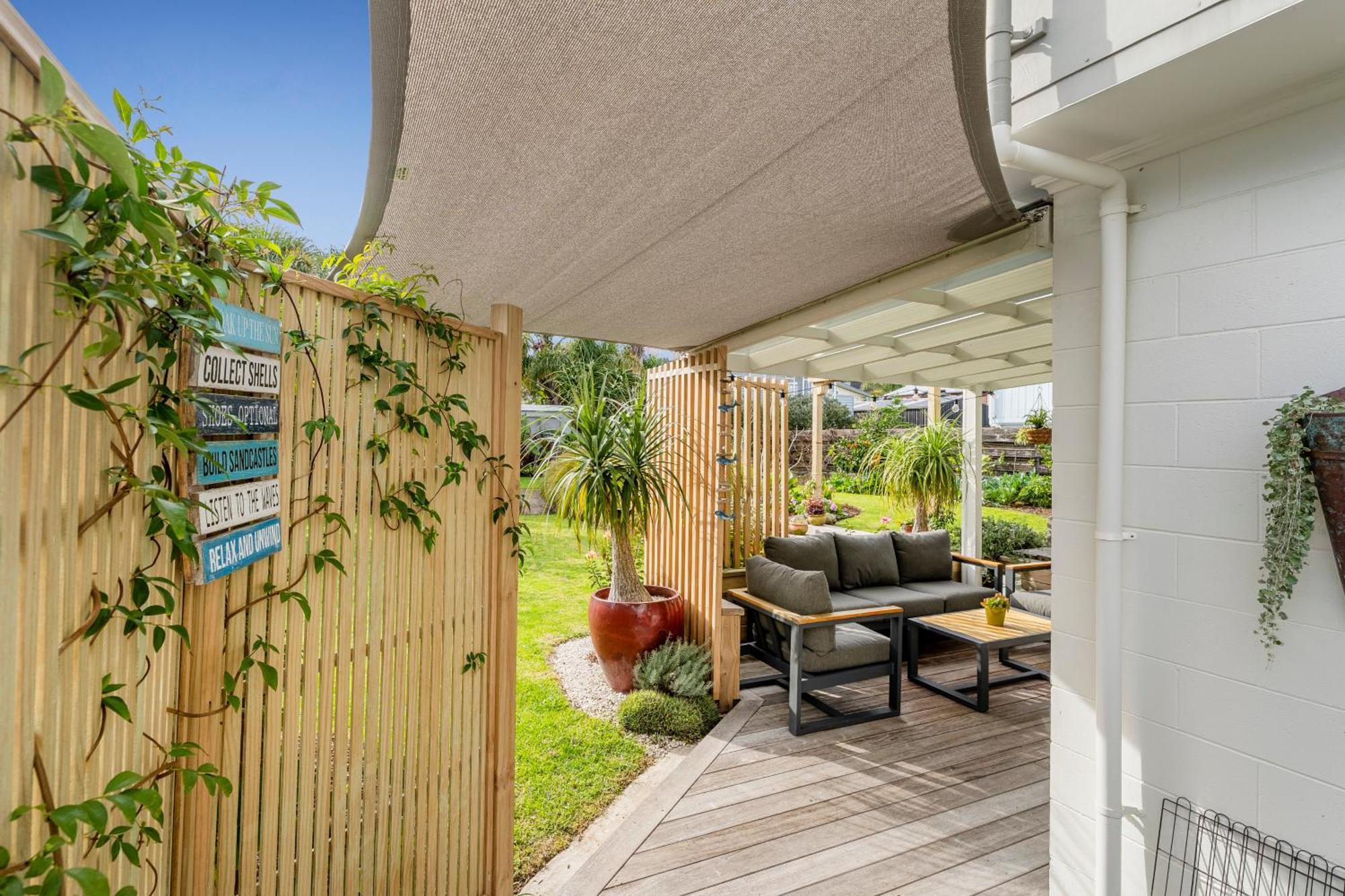 Coast Awhile - Whangamata Holiday Home Extérieur photo