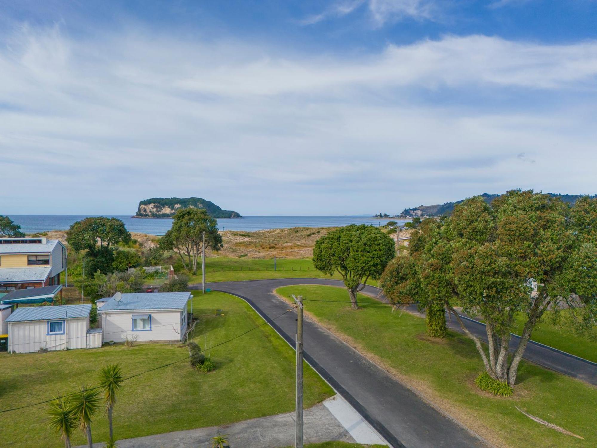 Coast Awhile - Whangamata Holiday Home Extérieur photo