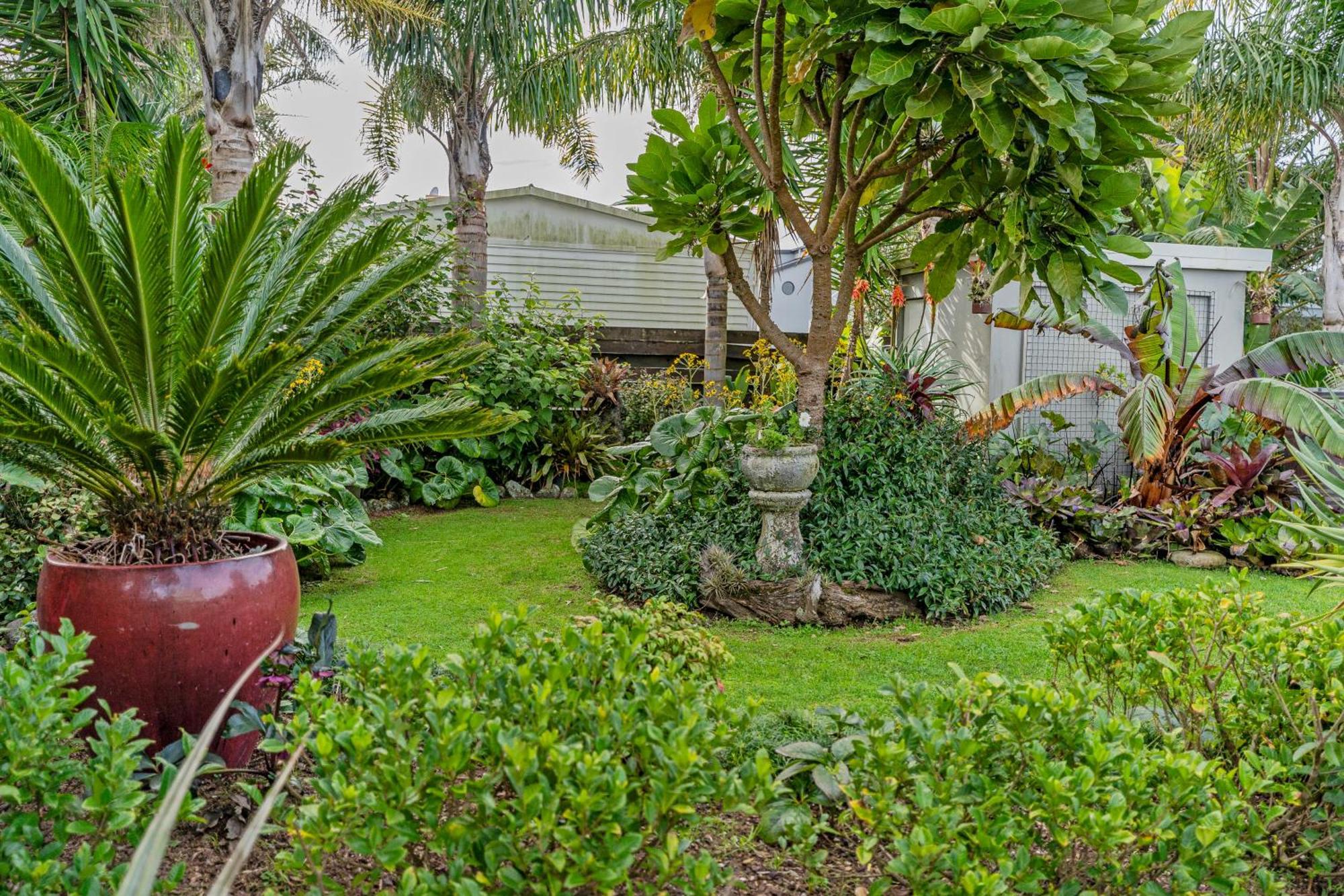 Coast Awhile - Whangamata Holiday Home Extérieur photo